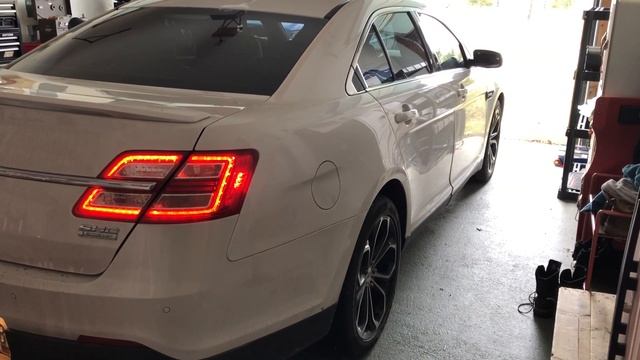 2016 Ford Taurus SHO muffler delete cold start смотреть онлайн
