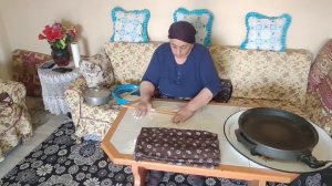 ТУРЧАНКА ГОТОВИТ ЛЕПЕШКИ/ Турецкий завтрак в деревне/ Жизнь в деревне/ Дом в деревне/ Турция