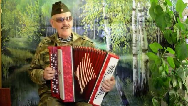Баян песня душа. Лукашенко играет на баяне. Сербский военный играет на баяне.