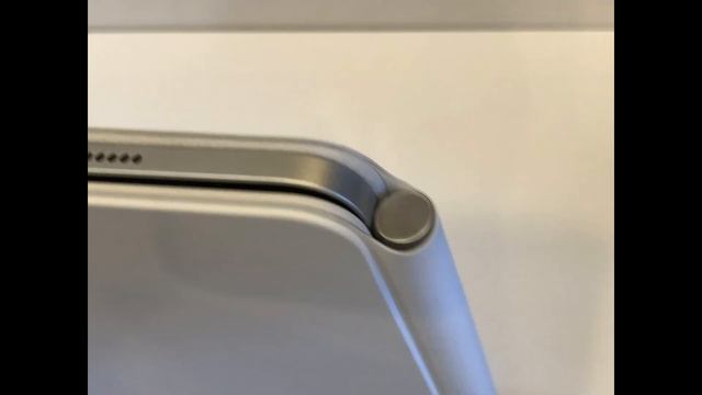 USED Apple Magic Keyboard for iPad Pro 12.9 3 4 5th Generation US English White  2626231  MJQL3LL