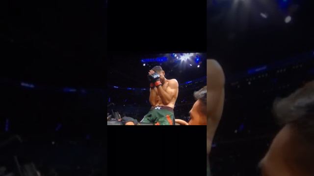 Yair Rodriguez DQ After Eye Rake Jeremy Stephens