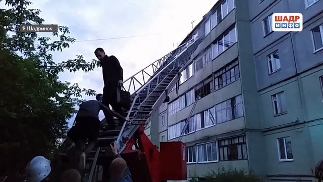 Подробности пожара по ул.Ефремова, 7 (2017-07-03) смотреть онлайн