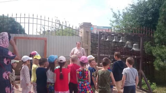 Экскурсия в храм (Колокольный звон) смотреть онлайн