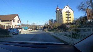 Сукко, красиво! Обзорная поездка. Едем по центральной улице Сукко. Магазины, школа, кафе, гостиницы