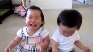 Дети приколы Смешные дети Позитив года Вода источник смеха!27