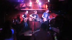 небо пополам- солнце