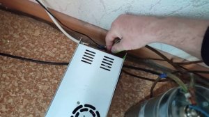 поднял напряжение на блоке до 14,4 что бы заряжать аккумы