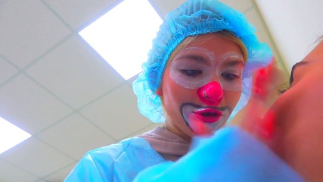 МАЛЯВКА КЛОУН БОИТЬСЯ ВРАЧЕЙ И УКОЛЫ!! смотреть онлайн