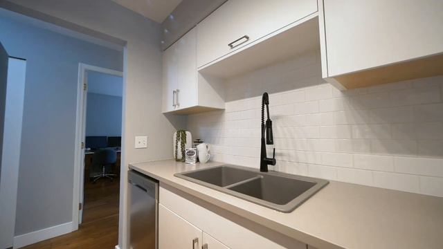 Beautifully Renovated Condo - 113 3770 Manor St - North Burnaby Paul Albrighton смотреть онлайн