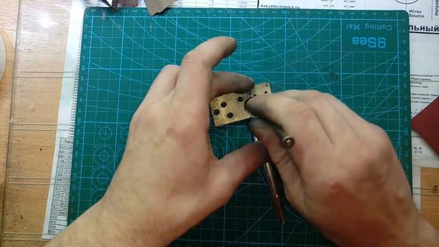 Сувенирный меч из столового ножа смотреть онлайн