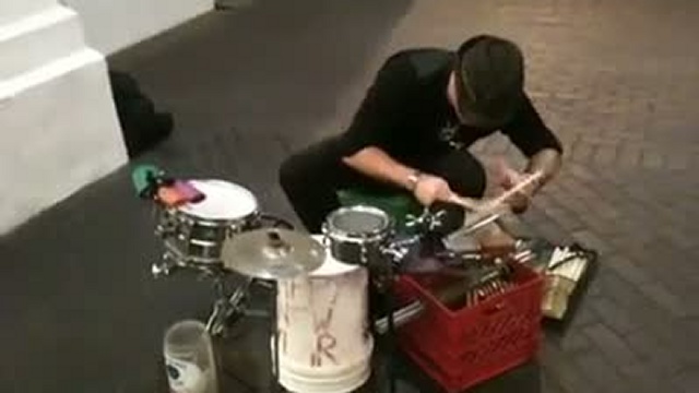 Уличный музыкант
