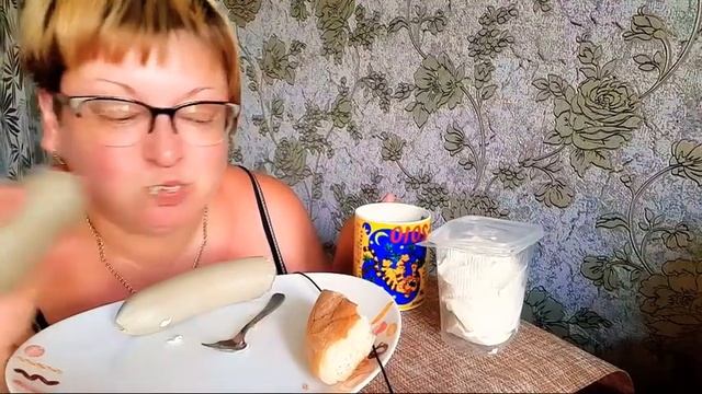 мукбанг по русски/Ливерная колбаса и ветчина/обжор и разговоры на камеру/Mukbang not ASMR/ смотреть онлайн