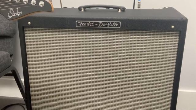 Demonstrando timbre do Fender DeVille смотреть онлайн