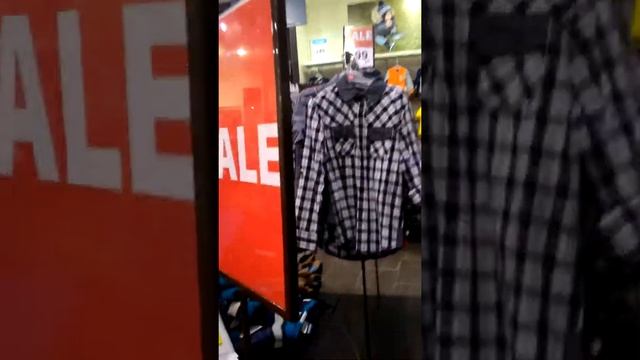 Едем в Глории Джинс покупаю мне оранжевый кофту и джинсы смотреть онлайн