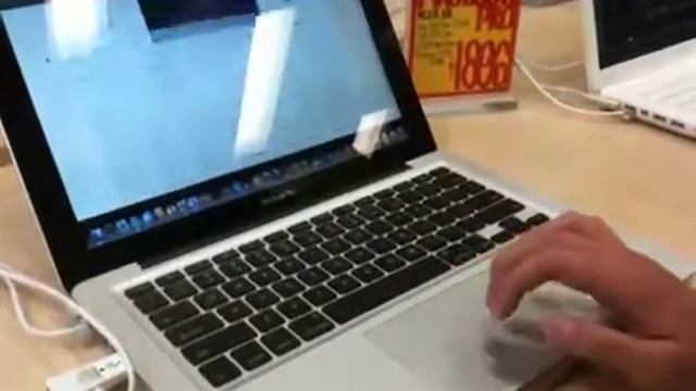 MacBook Pro 13" 2010 edition Scroll смотреть онлайн