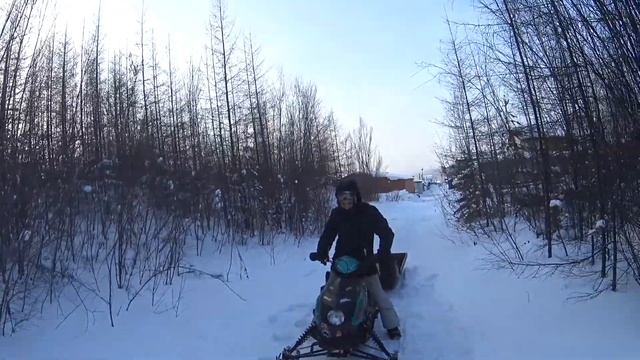 На гору снегоходом, пару слов... И уже скоро, в конце... г.Нерюнгри) смотреть онлайн