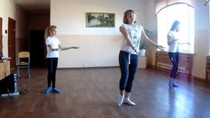 Танец девочек 7 класс.