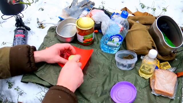 Поход в лес зимой,солянка по походному на природе.