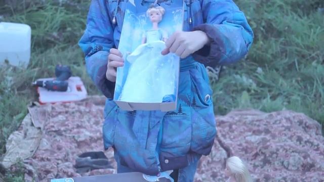 Золушка распаковка. Новые друзья Эльзы и Анны. смотреть онлайн