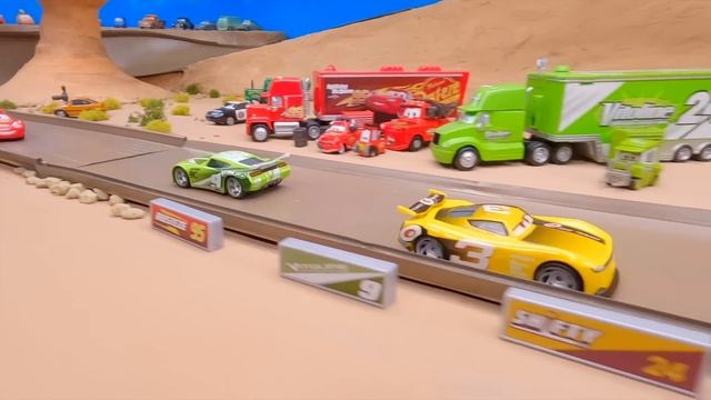 Will Lightning McQueen Be the Champion? | Radiator Springs Ornament Valley 500 Race | Pixar Cars смотреть онлайн