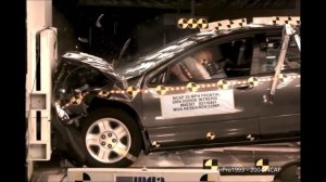 2004 Dodge Intrepid / Chrysler Concord / Chrysler 300M NHTSA Full-Overlap Frontal Crash Test