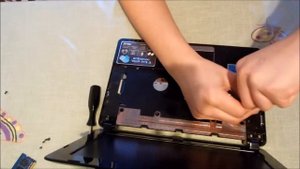 disassemblaggio netbook asus 1015pem