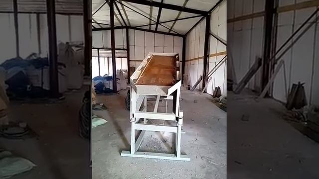 Тест-запуск мини-грохота, производительностью 5 тонн/час смотреть онлайн