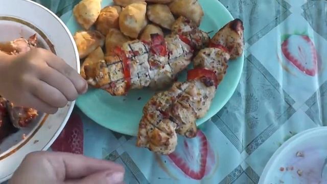 Лето Дача Шашлыки Вспоминаем как было хорошо в саду смотреть онлайн