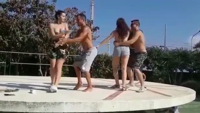 Felices los 4 coreo bachata by Dario y Sara смотреть онлайн