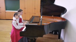 Н.Мордасов Лунная дорожка. Дж.Ширинг Колыбельная. исп. Дарья Щ. и Василиса С., 5 кл.