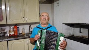 Дворовая песня под гармонь! Поёт Вася Попов. Кино Вась.