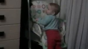 ребенок ругается.