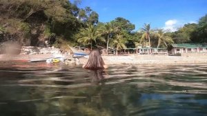 Купание в тихом океане