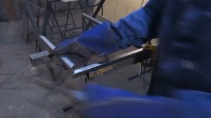 КРУТОЙ МАНГАЛ СО СТОЛИКОМ СВОИМИ РУКАМИ [Полная комплектация часть 4] Сварка, сборка, покраска