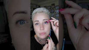 Снять нарощенные ресницы самой себе быстро и легко