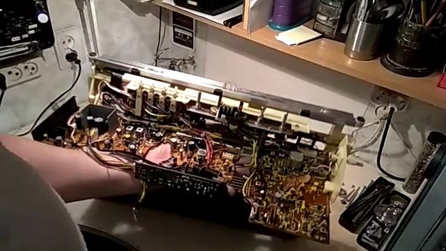 Sharp GF8989 разборка и ремонт магнитолы.