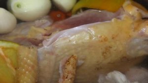 Куриный бульон с сельдереем