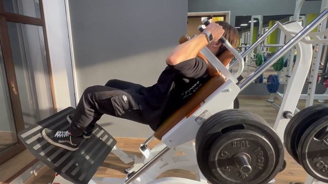 Тяжёлая тренировка ног | Hard leg day смотреть онлайн