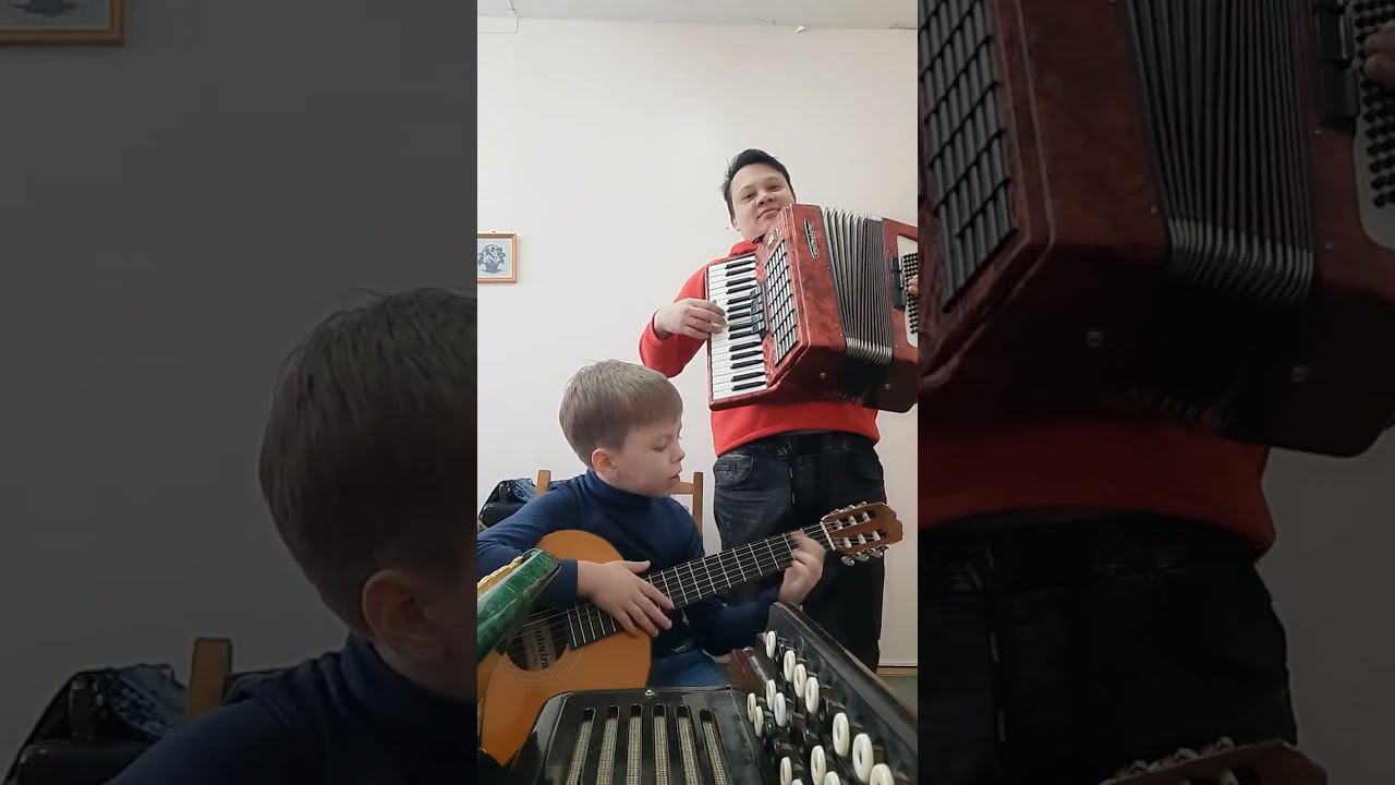 Звезда по имени солнце на гитаре и аккордеоне . Группа Кино Виктор Цой смотреть онлайн