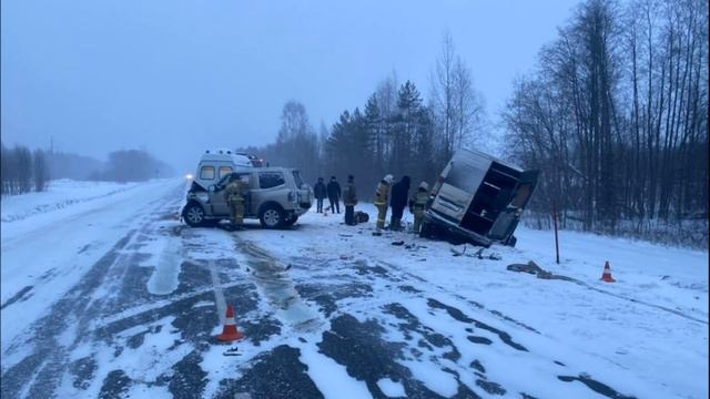 Погода не имеет значения если ты на Mitsubishi Pajero: Момент Дтп смотреть онлайн