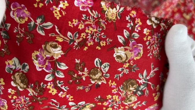 Ткань Поплин Розочки на красном смотреть онлайн