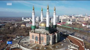 Уникальный мрамор с греческого острова: строители начали облицовку минаретов мечети "Ар-Рахим" в Уфе