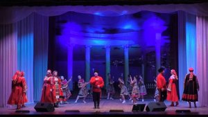 Народный фольклорно-эстрадный ансамбль "Дебряночка" - Вдруг как в сказке