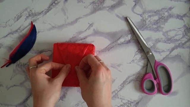 Как упаковать подарок, когда не хватает бумаги