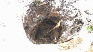 Окоп с вещами солдат РККА / Что лежит на дне окопа ? / Поиски на местах боев.