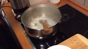 Суп быстрого приготовления. Суп с сардельками-колбасой и с клёцками-галушками. Вкусно сытно быстро!