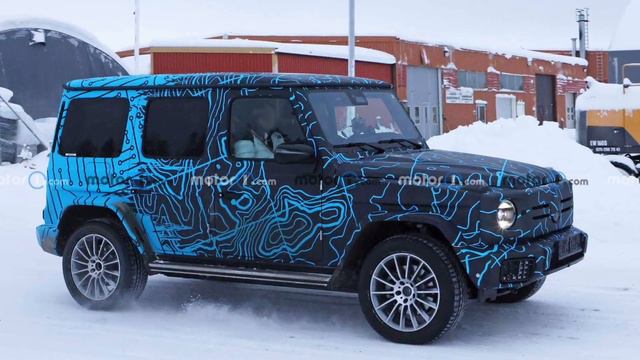 New Mercedes-Benz EQG Spy Video With Electric SUV Hiding Boxy Design