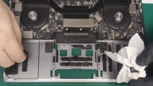 Замена АКБ (аккумулятора) MacBook Pro (A1706)