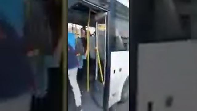 Всадник в городском автобусе в Сухуми смотреть онлайн