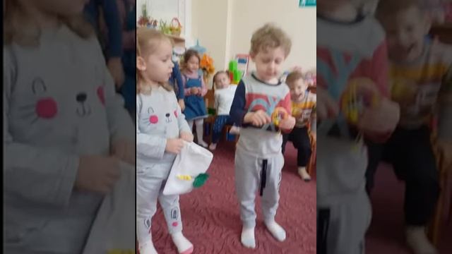 Дидактическая игра "Чудесны мешочек" в группе №6 "Золотая рыбка" смотреть онлайн